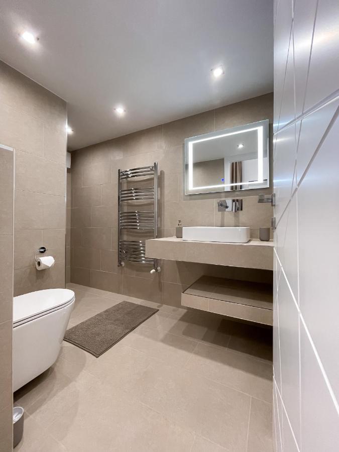 St Stephen Luxury Apartment บูดาเปสต์ ภายนอก รูปภาพ