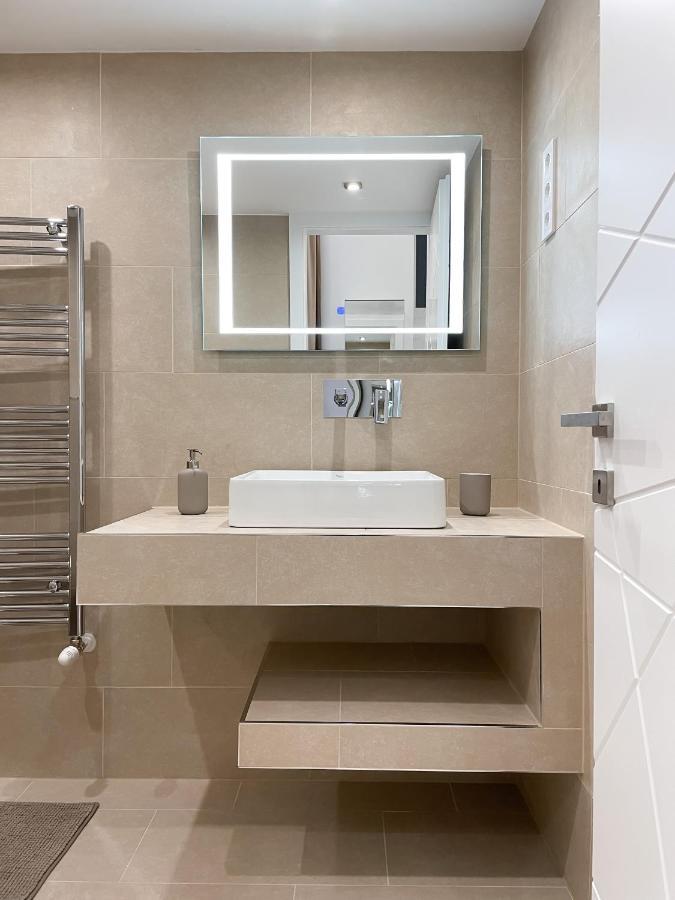 St Stephen Luxury Apartment บูดาเปสต์ ภายนอก รูปภาพ